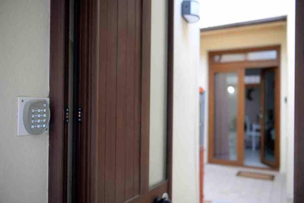 Stylish Loft Trivano Cagliari 2 Beds/2 Bath المظهر الخارجي الصورة